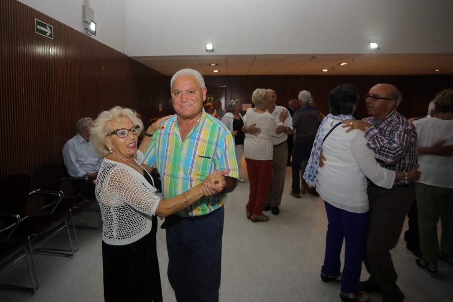 Vuelven los bailes de mayores de A Coruña: lugares, fechas y horas