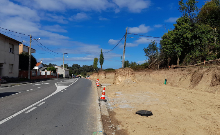 Oleiros expedienta a Telefónica por tenerle paralizada una obra en Arillo desde hace más de siete meses