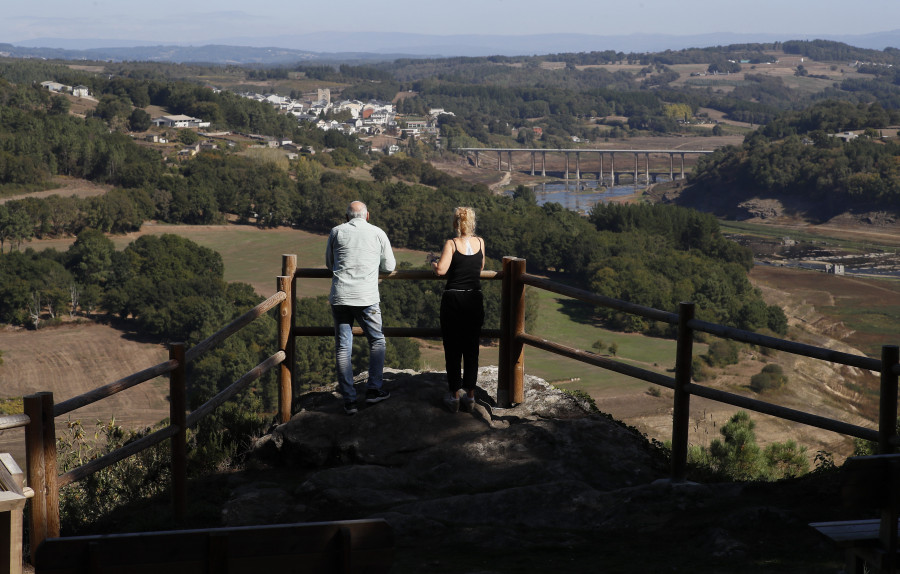 Influencia anticiclónica y termómetros por encima de veinte grados durante el festivo en Galicia