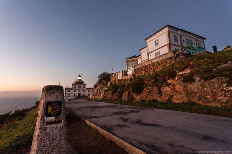 Dormir en el faro de Fisterra: hotel "O Semáforo"