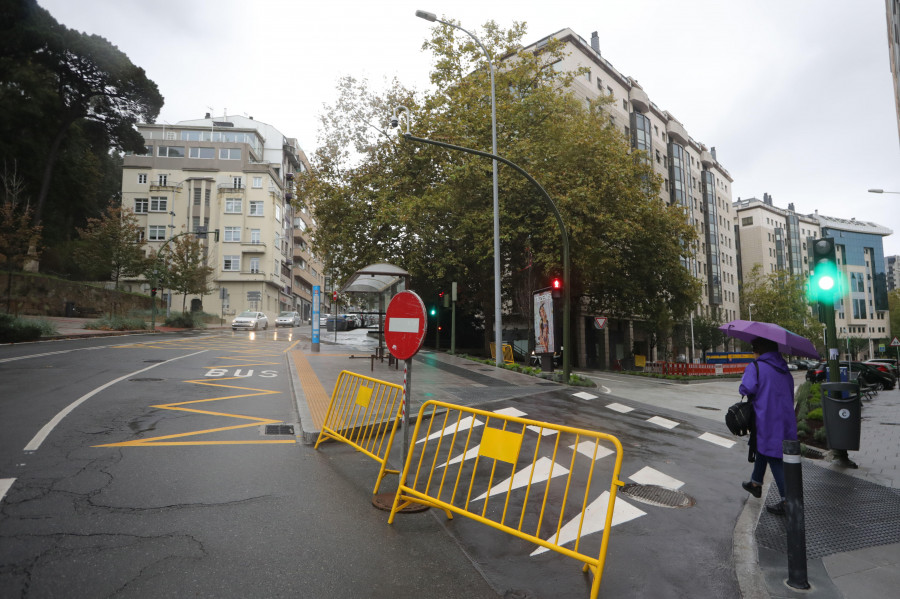 El Paseo de los Puentes, en A Coruña, vuelve a cerrarse 24 horas después de reabrir al tráfico