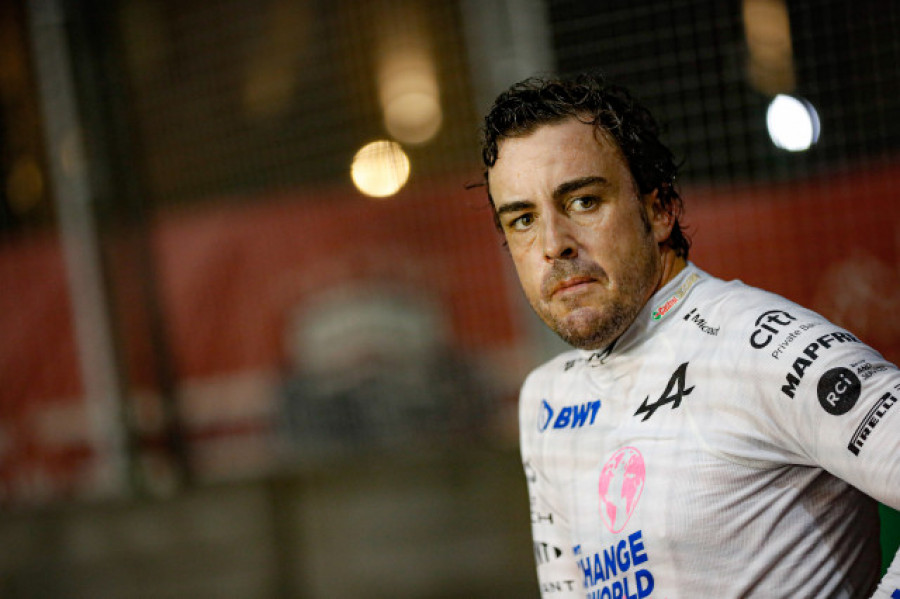 Fernando  Alonso es sancionado con 30 segundos y sale de los puntos, Alpine reclama