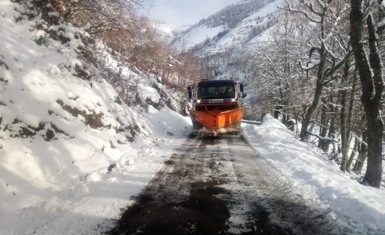 Galicia activa plan invernal con 80 vehículos y 5.400 toneladas de fundentes