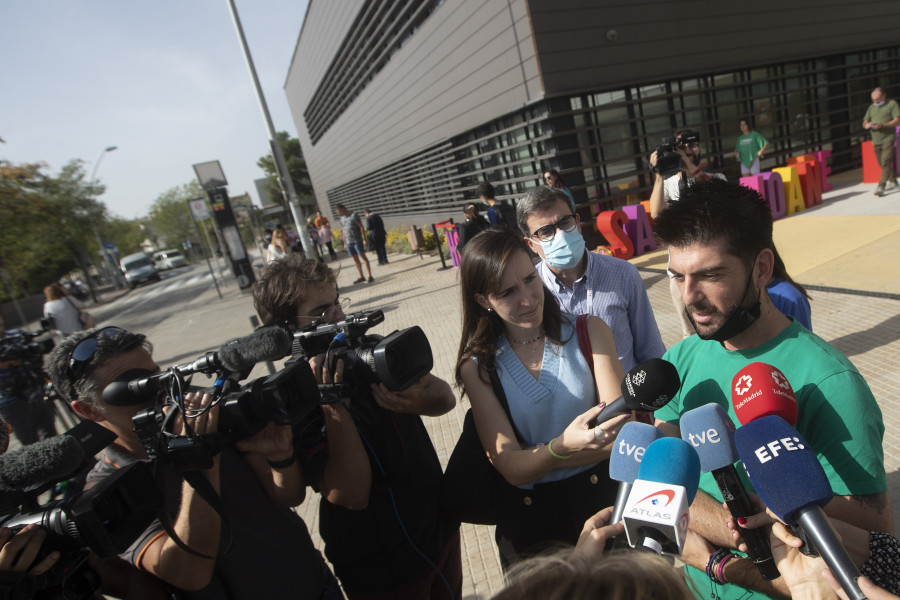 Óliver está despierto y reconoce a sus padres tras la operación del tumor cerebral