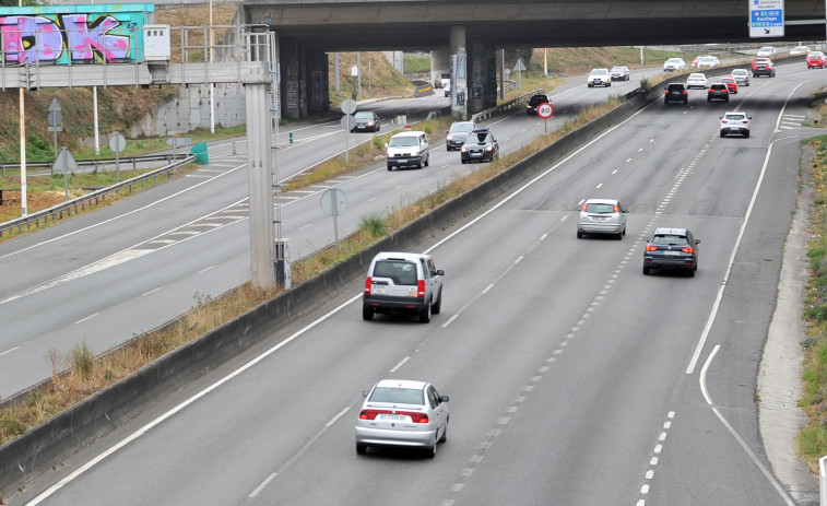 Rioboo propone un carril reversible en Alfonso Molina y renovar la señalización