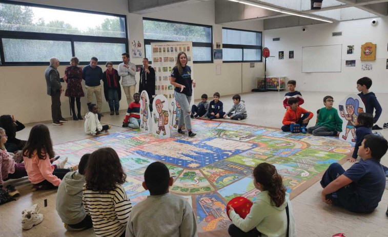 Cascarilleiros da el salto al público infantil con un juego de la oca sobre el Camino Inglés