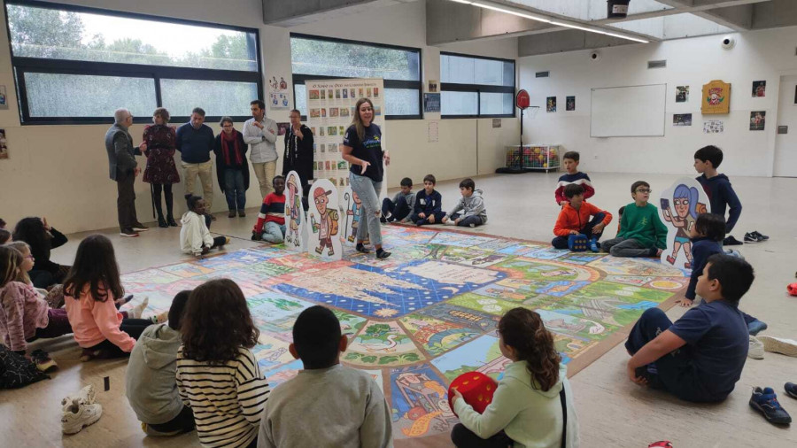 Cascarilleiros da el salto al público infantil con un juego de la oca sobre el Camino Inglés