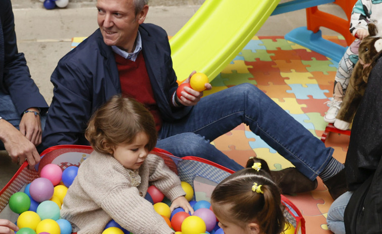 Alfonso Rueda carga contra quienes consideran que la “familia es algo de fachas”