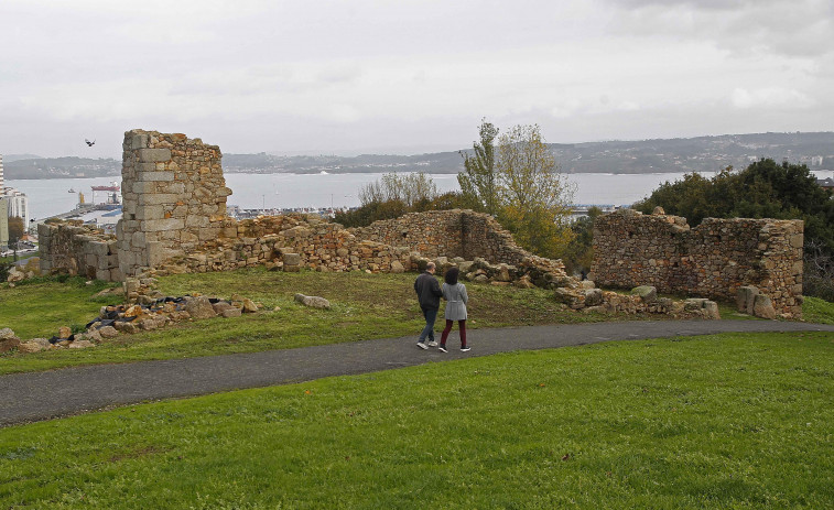 Piden frenar el deterioro que sufre el castillo de Eirís, su restauración y puesta en valor