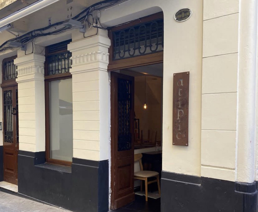 Abre Atípico, el nuevo restaurante del chef Miguel Vázquez