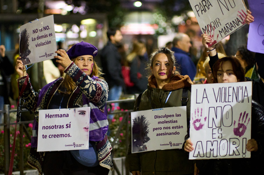 Miles de personas secundan las marchas del 25-N