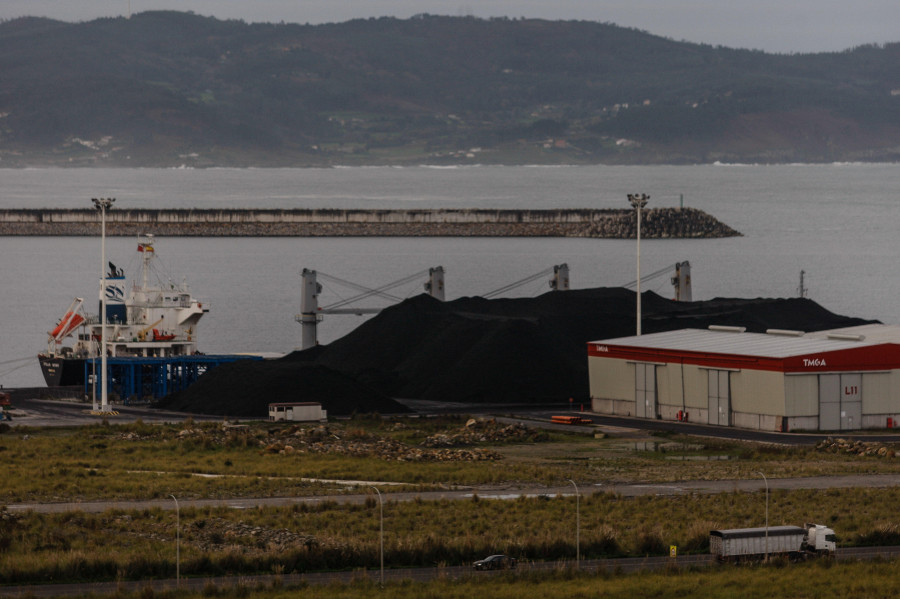 Conato de incendio sin consecuencias en el Puerto Exterior de A Coruña