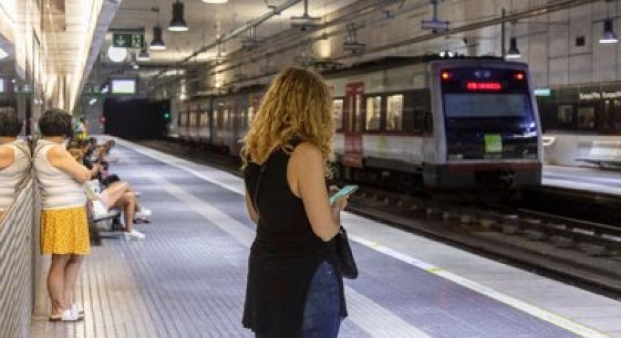 Varios pasajeros heridos al colisionar dos trenes en la estación de Montcada