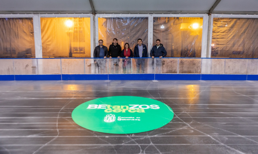 Betanzos abre la pista de hielo natural, su gran apuesta para esta Navidad