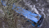 Encuentran a una tercera persona fallecida en el autobús que cayó al río en Cerdedo-Cotobade