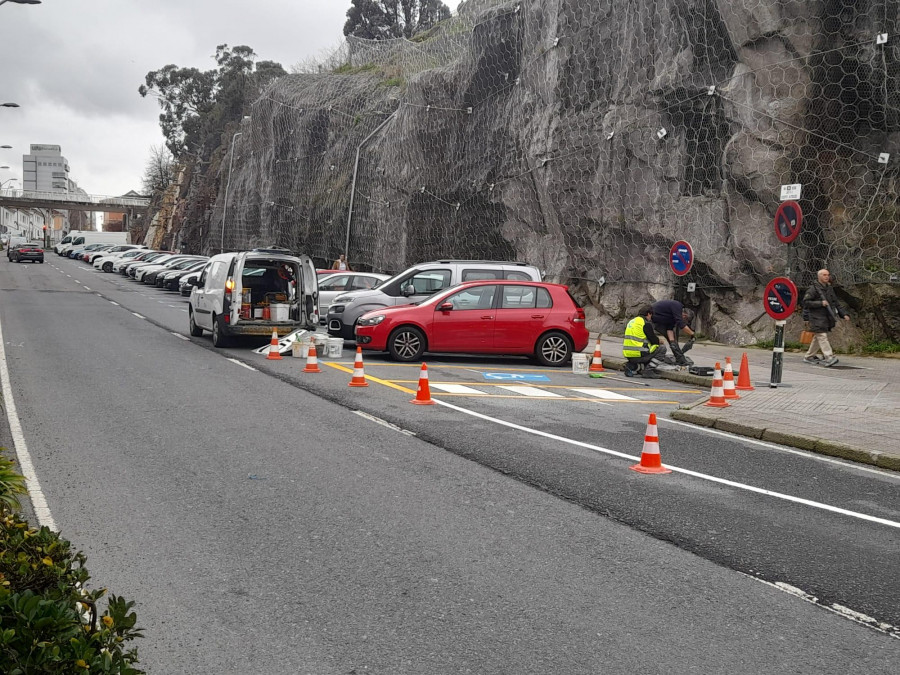 El Ayuntamiento incrementa las plazas de zona ORA en la avenida de Arteixo