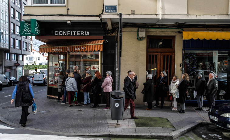 Desde Camariñas hasta Glaccé, en A Coruña, para comprar su roscón de Reyes favorito