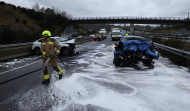 Muere un hombre al chocar su coche contra otro que saltó la mediana en Salvaterra