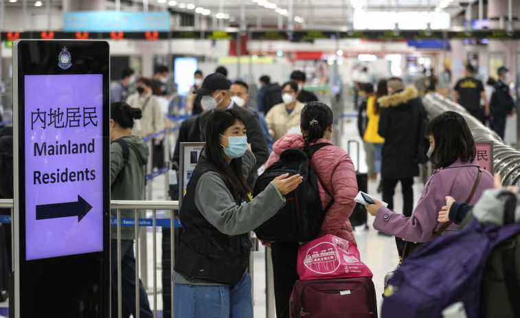 China reabre sus fronteras tras casi tres años de estricta política de covid cero