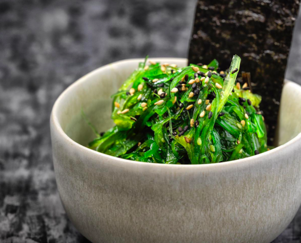 La ensalada de algas wakame y nori con sésamo