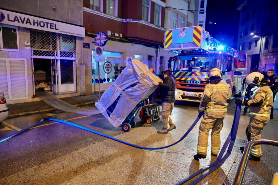 Los Bomberos de A Coruña acuden a un incendio en Manuel Murguía