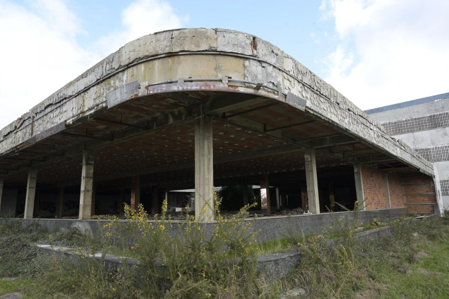 Reportaje | Bos: de la efervescencia al abandono, y en menos de un kilómetro de N-VI