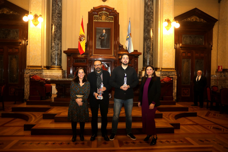 Inés Rey entrega los premios Pérez Lugín y los periodistas recuperan su ‘Cocido del Patrón’