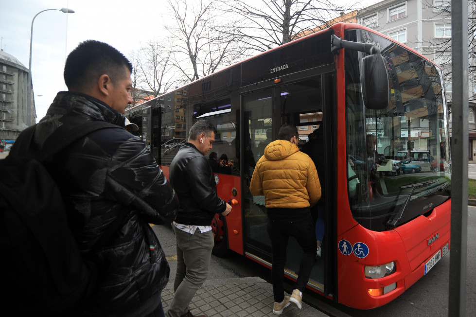 Autobús sin mascarillas