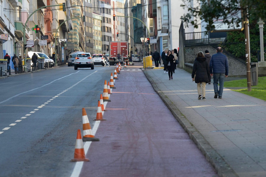 La avenida de Finisterre ya tiene carril bici