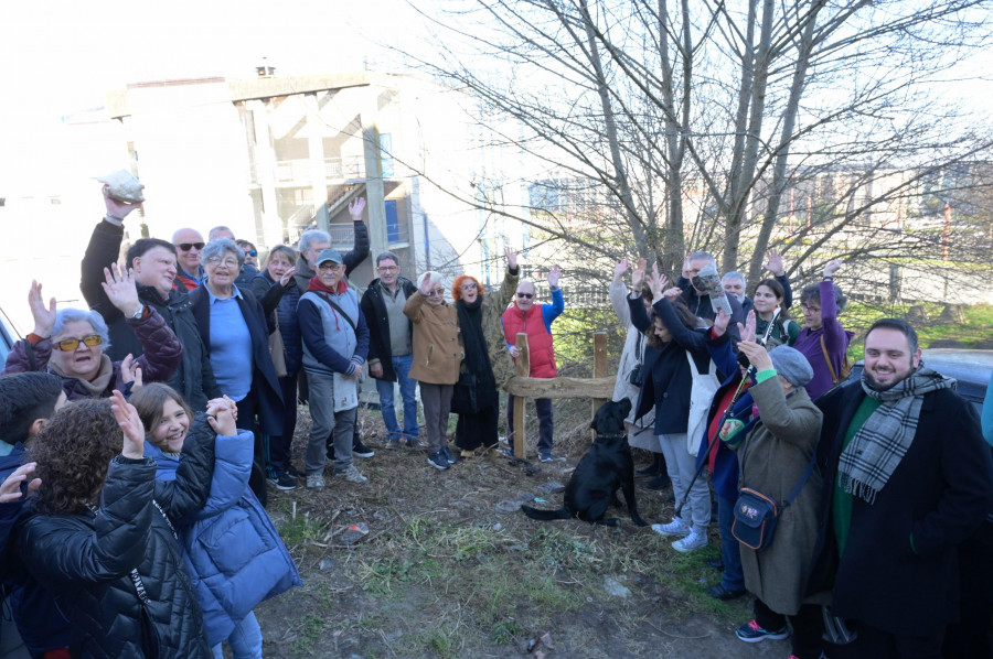 Los vecinos reivindican que la fuente de San Amaro no    se entierre para siempre