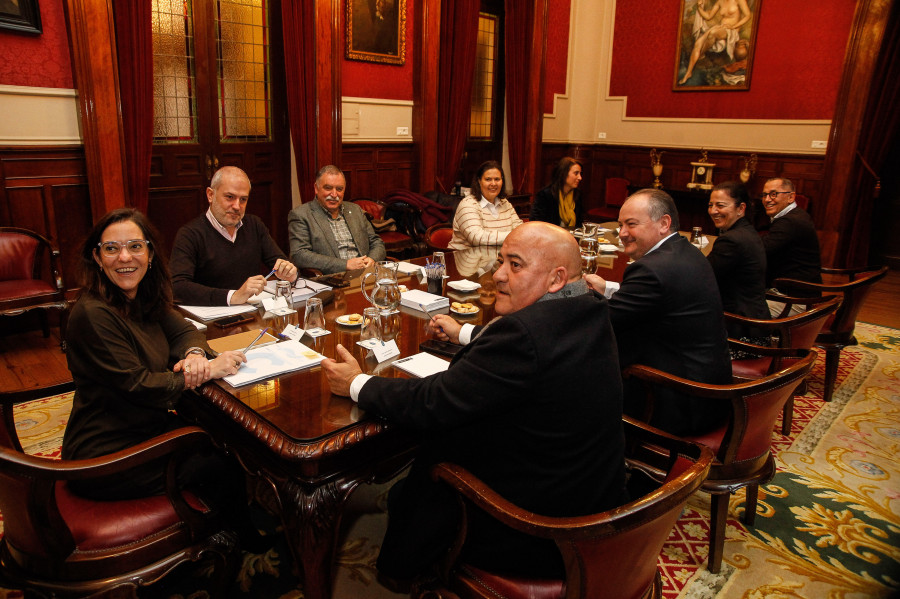 Inés Rey recibe a los alcaldes del Consorcio As Mariñas para hablar sobre los residuos