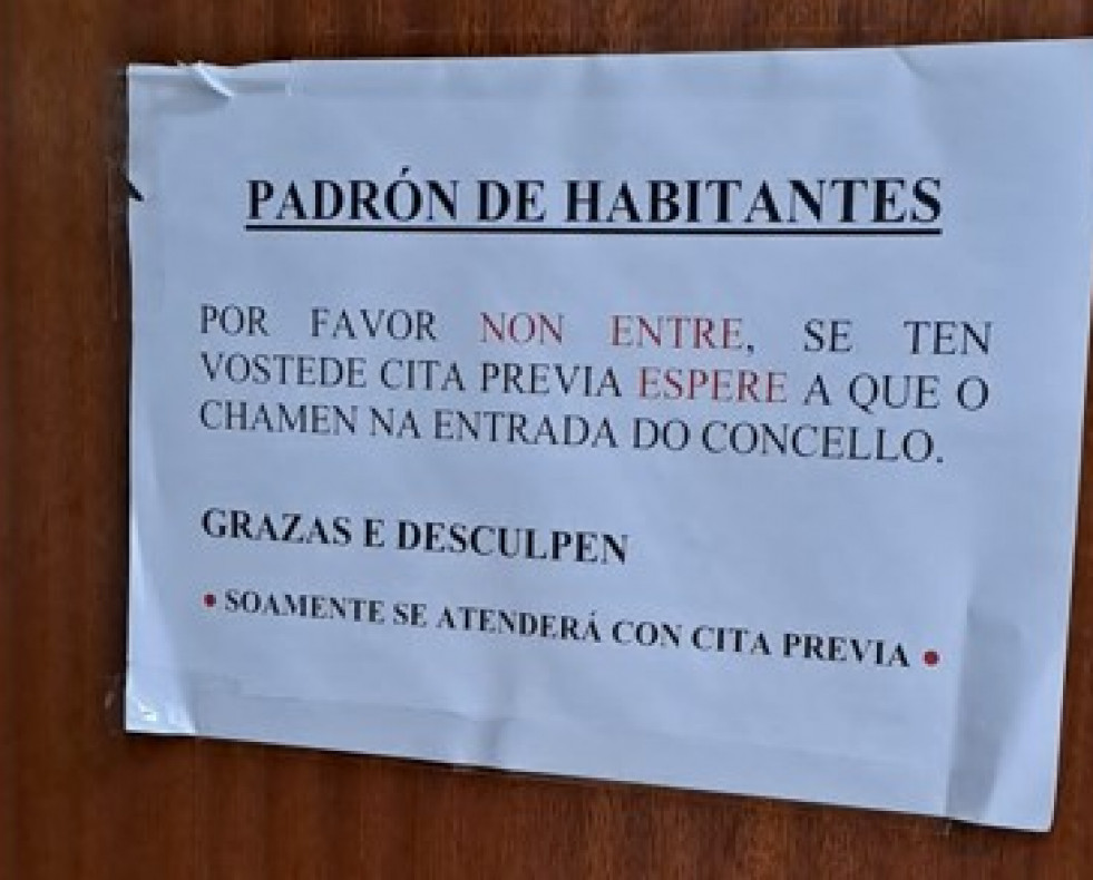 Cartel en las dependencias del padrón de Bergondo