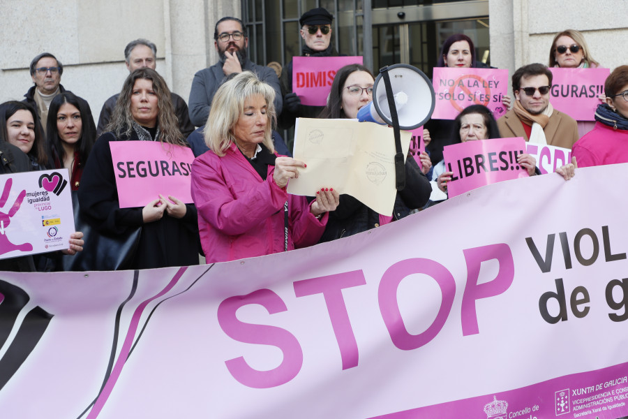 Decenas de personas protestan en Lugo por excarcelación 'violador del portal'