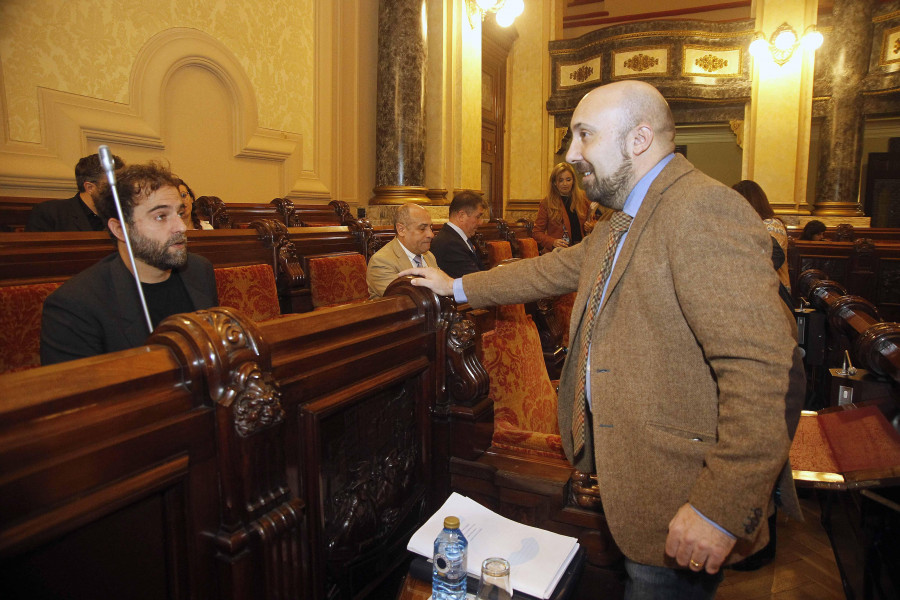 El pleno de A Coruña da luz verde a los modificativos entre críticas de electoralismo