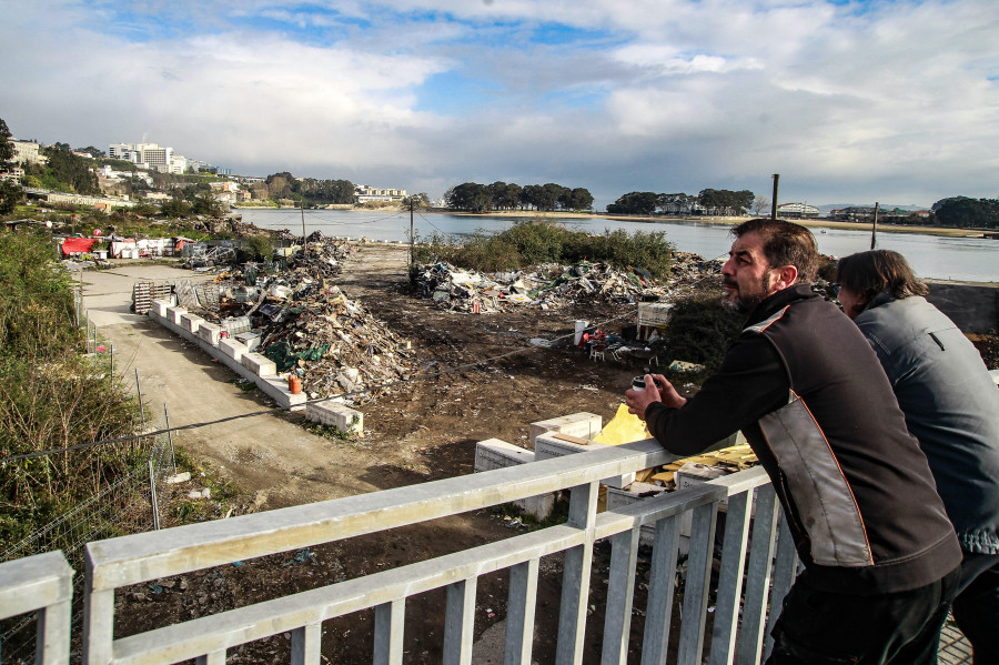 Retirar toda la basura del poblado de A Pasaxe costará un millón de euros