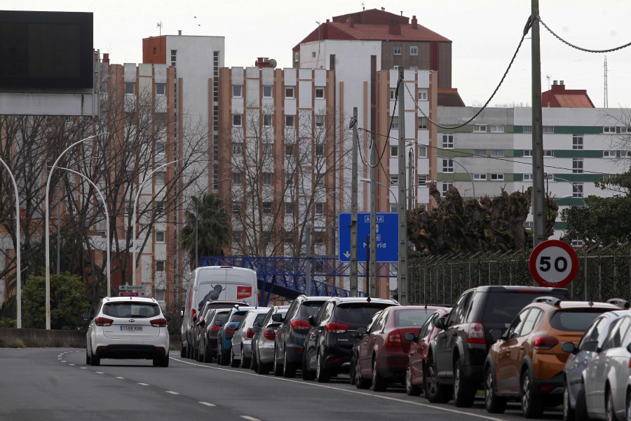 Temor entre los vecinos por varios episodios de conducción temeraria en Salgado Torres, en A Coruña