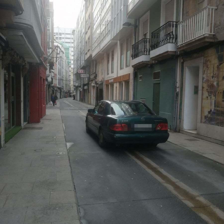 Los vecinos califican la zona peatonal de la Cormelana de “autopista del Atlántico”