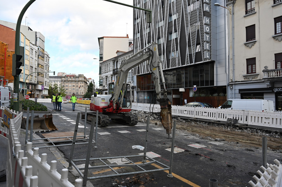 Corte de tráfico en la avenida de Fernández Latorre hasta abril