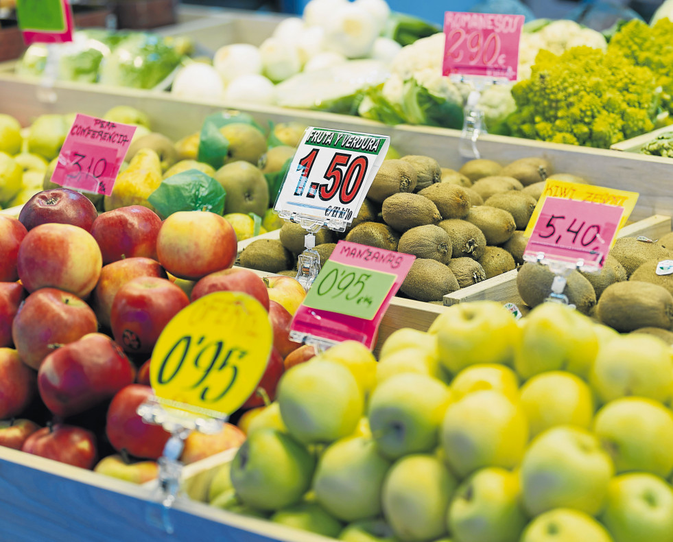 La frutería de un supermercado  aec