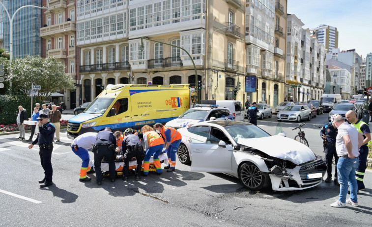 Un accidente de tráfico en Juana de Vega deja un hombre herido