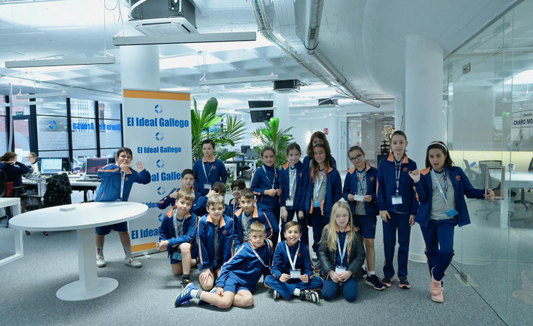 Visita de los alumnos de 4ºA de primaria del colegio Calasanz a El Ideal Gallego y dxt campeón