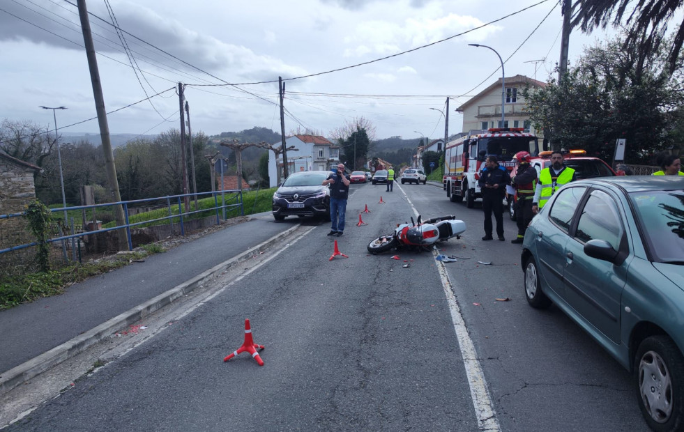 Herido grave un motorista tras una colisión en Bergondo