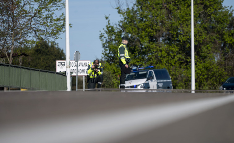 Dos conductores se dan a la fuga tras sendos atropellos en O Pino y Ourense