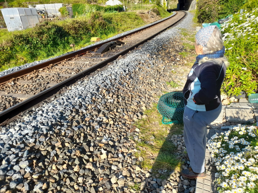 Muere una joven de 22 años arrollada por un tren en As Xubias