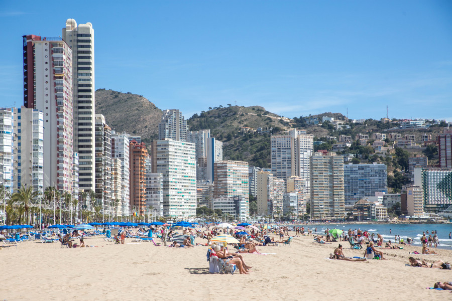 Detenido un hombre en Benidorm tras precipitarse su pareja desde el balcón