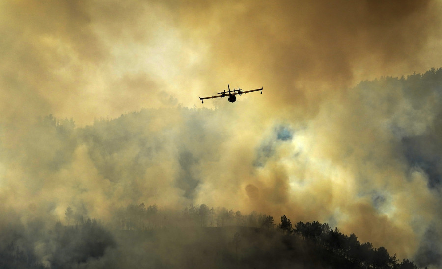 Asturias, con 18 incendios y casas amenazadas, requiere el apoyo de las BRIF