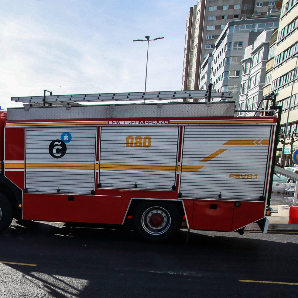 Una persona sufre heridas en las manos por un incendio en su cocina en A Coruña