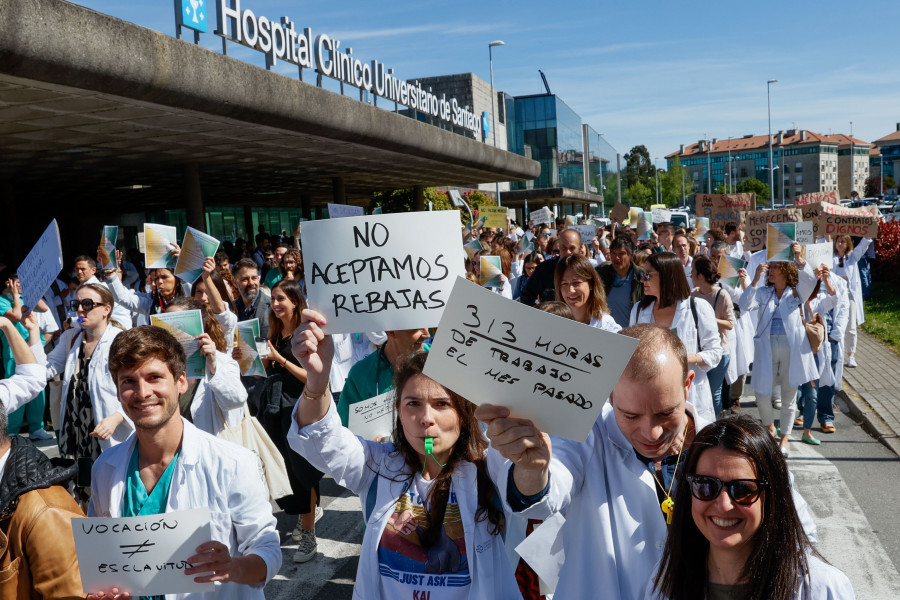 Los médicos pactan una subida de las retribuciones por guardias y sábados