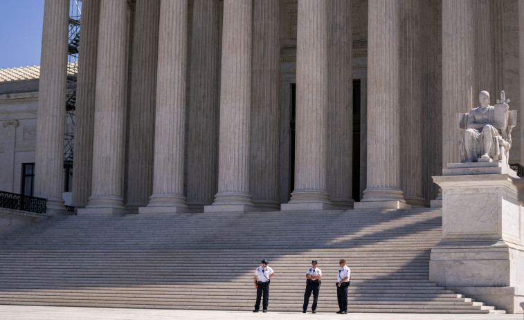 El Supremo de Estados Unidos mantiene el acceso a la píldora abortiva