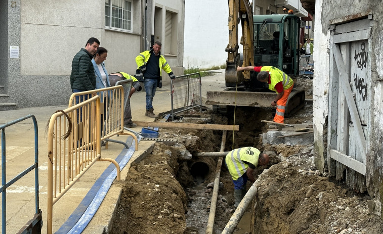 Betanzos inicia las obras de renovación de A Cruz Verde y Os Xudeos con la sustitución de toda la red de servicios con una inversión de más de 270.000 euros